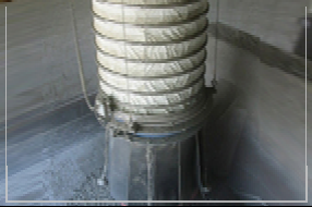 Thumb Clinker Truck Loading